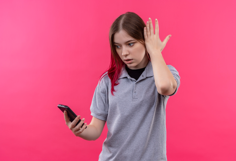 Protect Me Device Warns You if Your Hand near Face