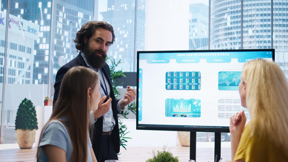 AI Impact & Adaptation: Future Work, Skills & Strategy Guide