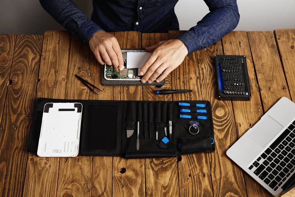Cell Phone Repair: Hardware, Trends, Sustainability, Security