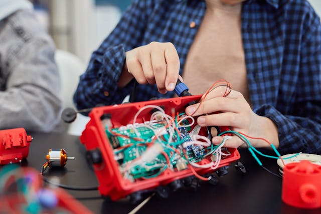 Never Miss a Pill Again Automate with Arduino!