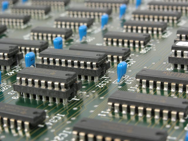 Microcontrollers and Microprocessors Fundamentals & Apps